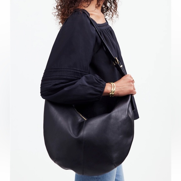 Madewell The Essential Curve Shoulder Bag - Picture 4 of 9